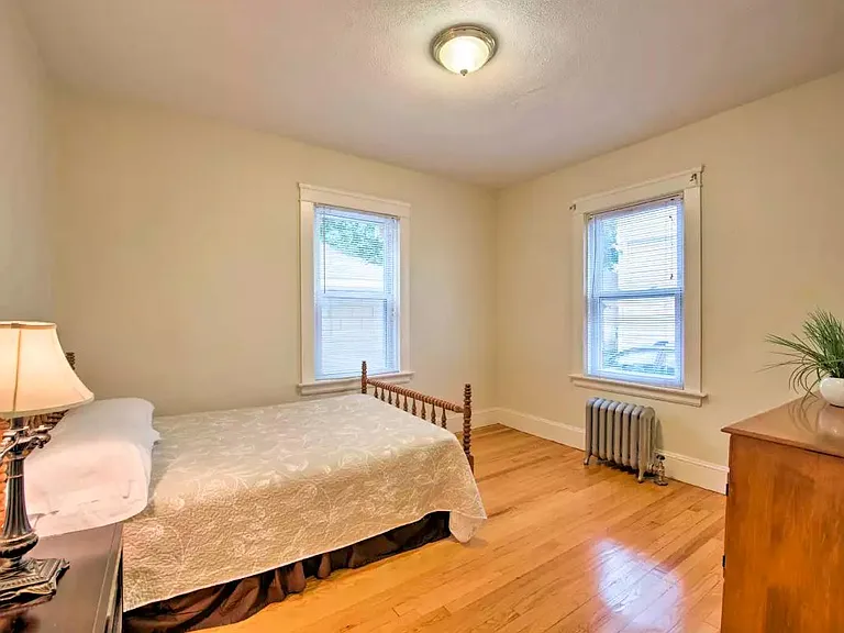 36 Pembroke Ave — Photo 8