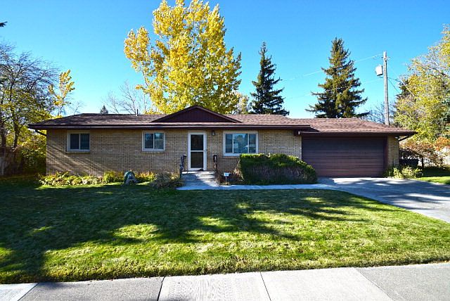 1st image of 1060 SW Bonneville Dr