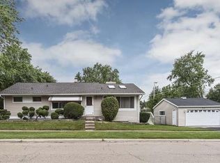 840 W Crystal St, Mundelein, IL 60060