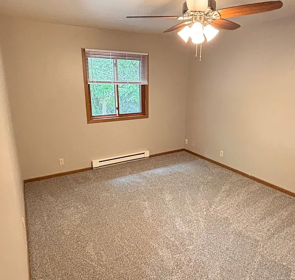 2428 Spooner Ave — Photo 9