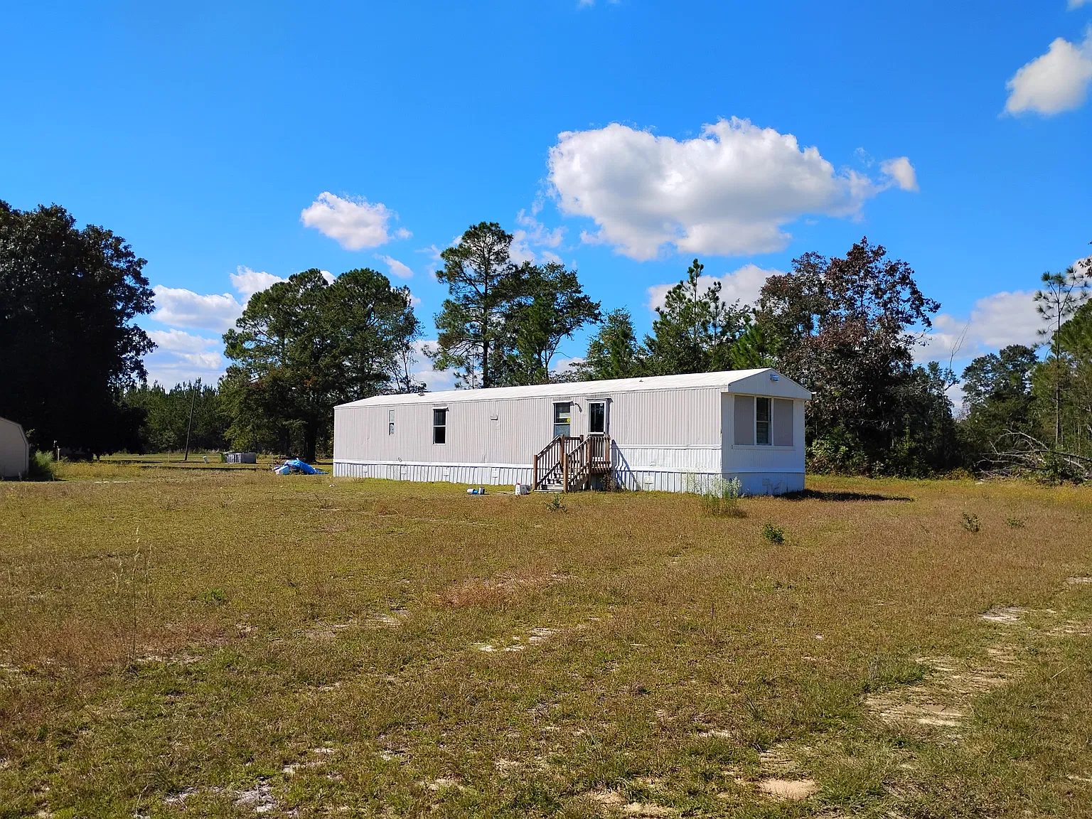 3 bed, 825 sqft, $850 — Photo 1