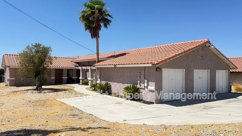 2 bed, 1.0 bath, $1,695 — Photo 1
