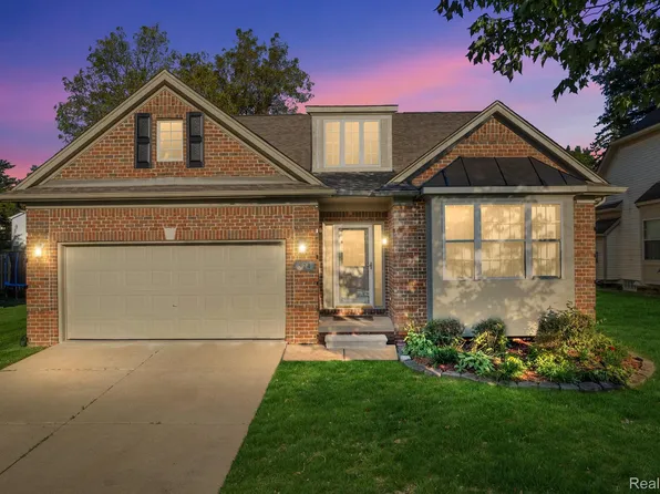 524 Brady Ln, Pontiac, MI 48342