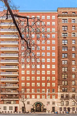 Sold by Sotheby's International Realty | media 11
