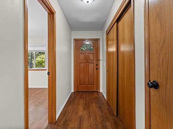 5th image of 2085 Evergreen Ln