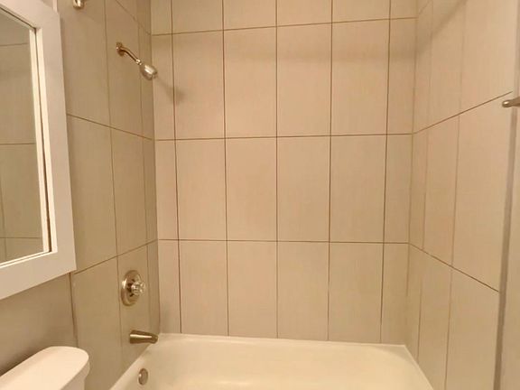 5th image of 75 E Erie St #301