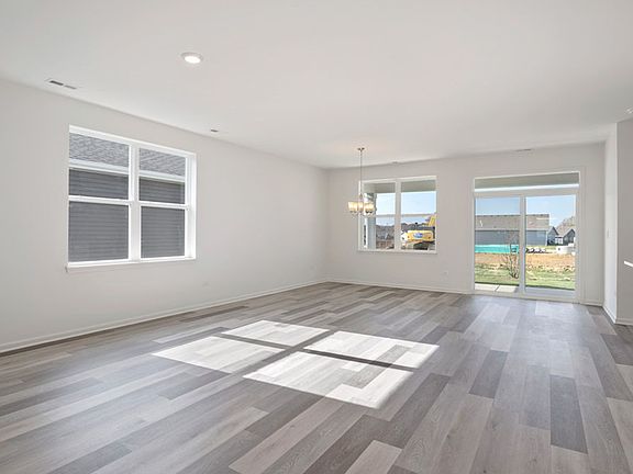 5th image of 1014 Churchill Dr