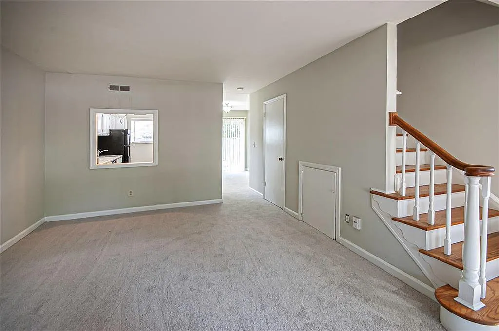 2 bed, 1.5 bath, $1,550 — Photo 3