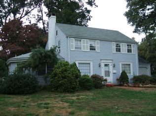 11 Spring Ln, West Hartford, CT 06107