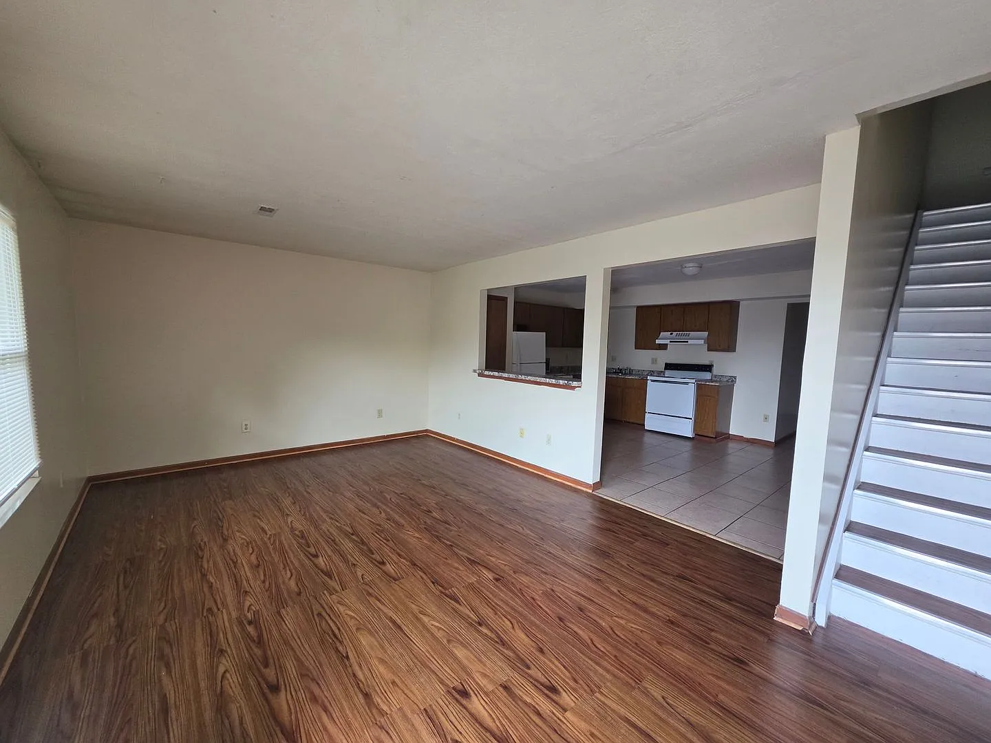 1509 Whitehall Blvd — Photo 2