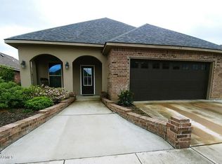 105 Shady Ridge Ln, Lafayette, LA 70508