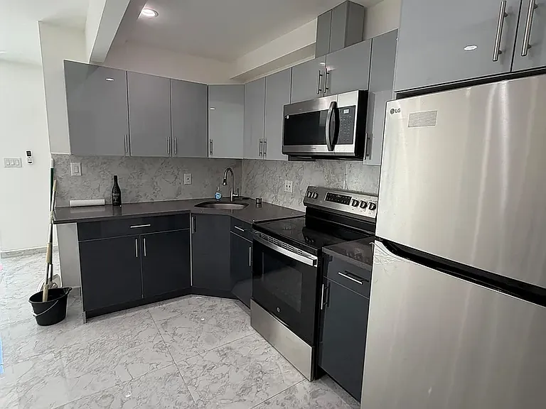 162-17 72nd Ave #1 — Photo 3