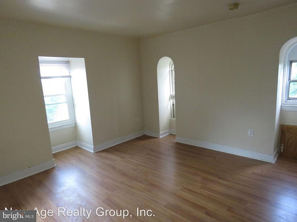 1st image of 319-21 N 33rd St #9