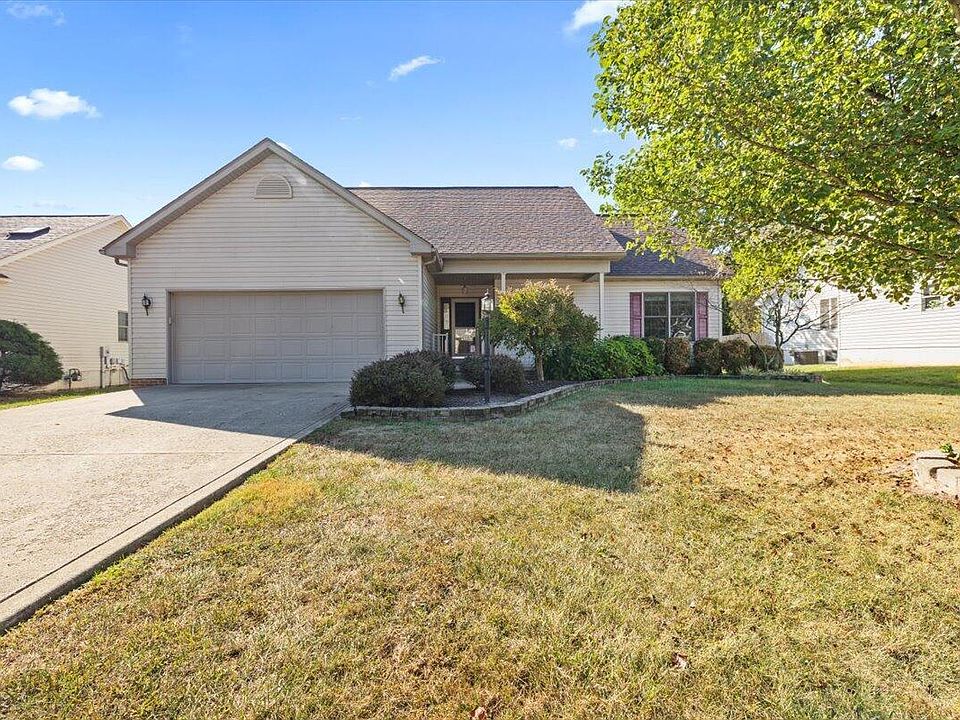 1st image of 4 Bradford Dr