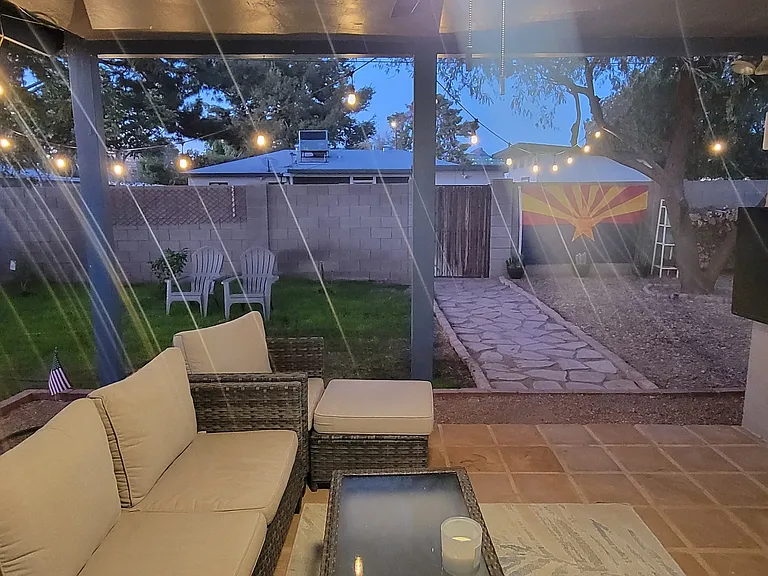 2446 E Minnezona Ave — Photo 21