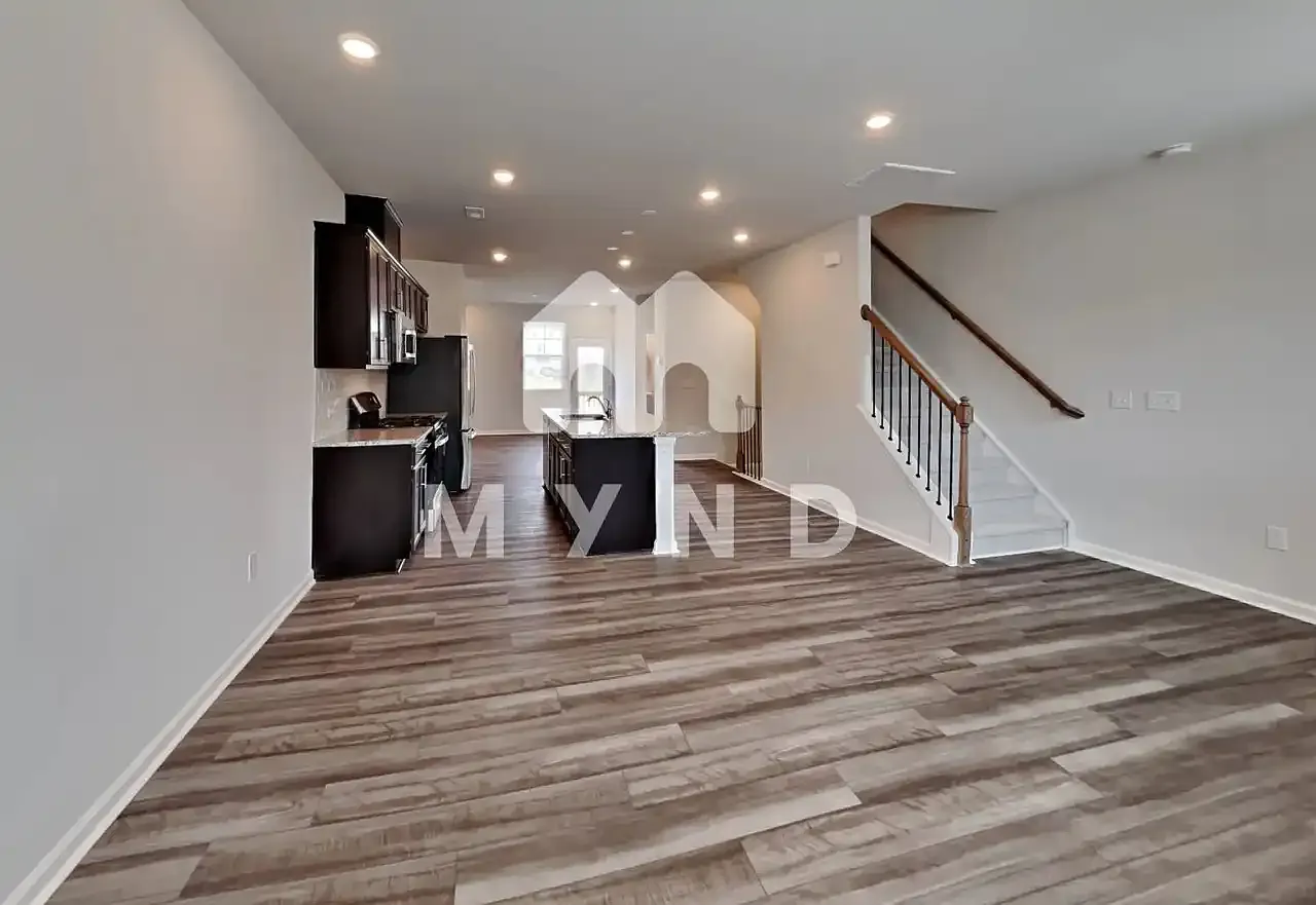 3 bed, 1733 sqft, $2,249 — Photo 3