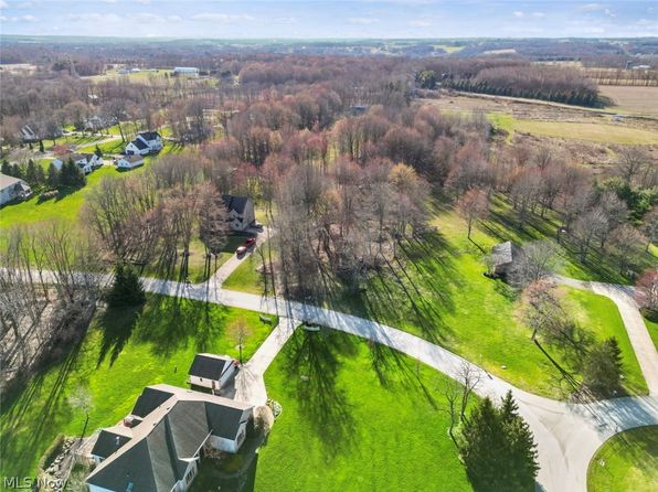 Sassafras Trl, North Lima, OH 44452