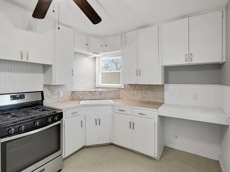 1050 Ponder St — Photo 15