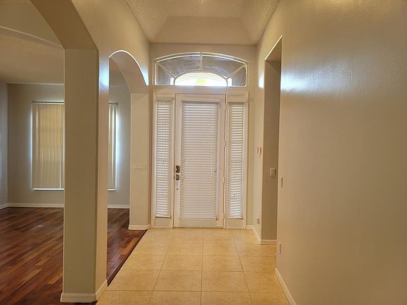 5th image of 1735 The Oaks Blvd