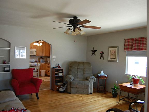3rd image of 318 E Grant Ave