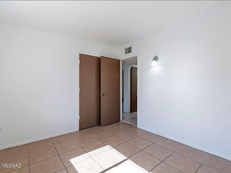 1504 W Sonora St — Photo 9