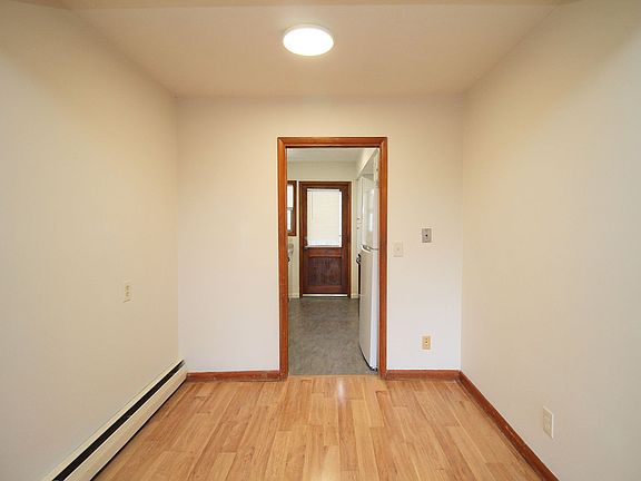 4th image of 3200-3236 SW Marigold St #3212