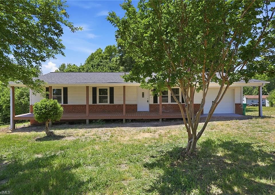 1st image of 4237 Valley Cir