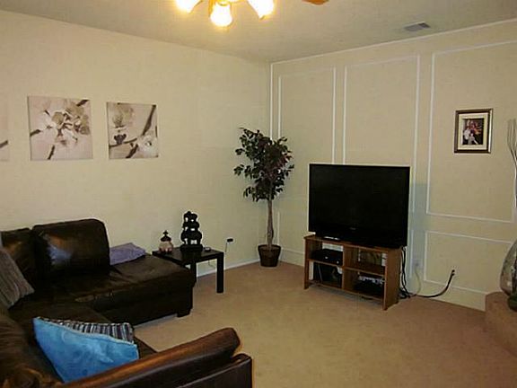 5th image of 1051 Fairview Dr
