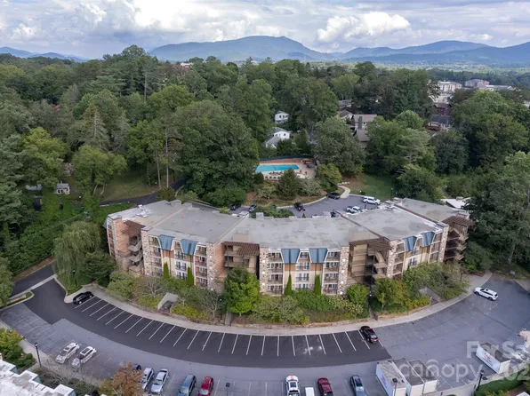 202 Bowling Park Rd #202, Asheville, NC 28803