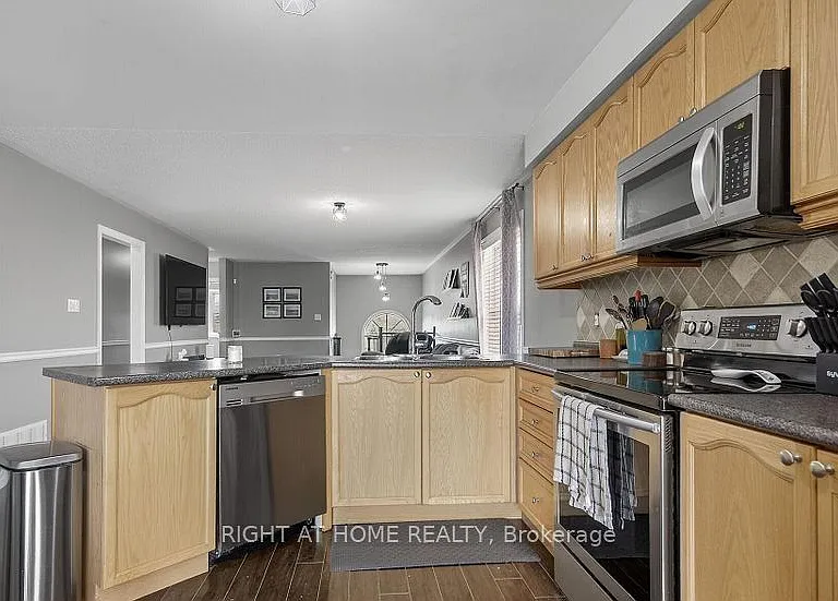 132 Dean Ave #MAIN — Photo 10