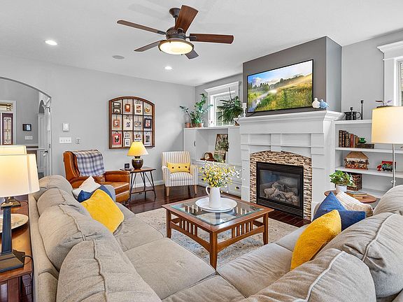 5th image of 3404 Brixford Ln
