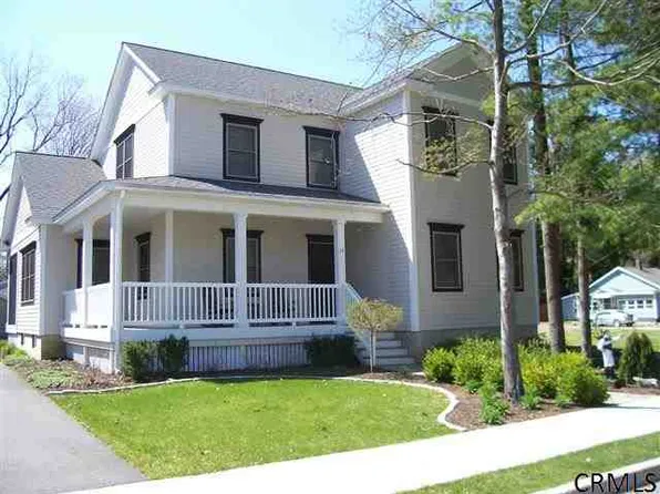 15 Taylor St, Saratoga Springs, NY 12866