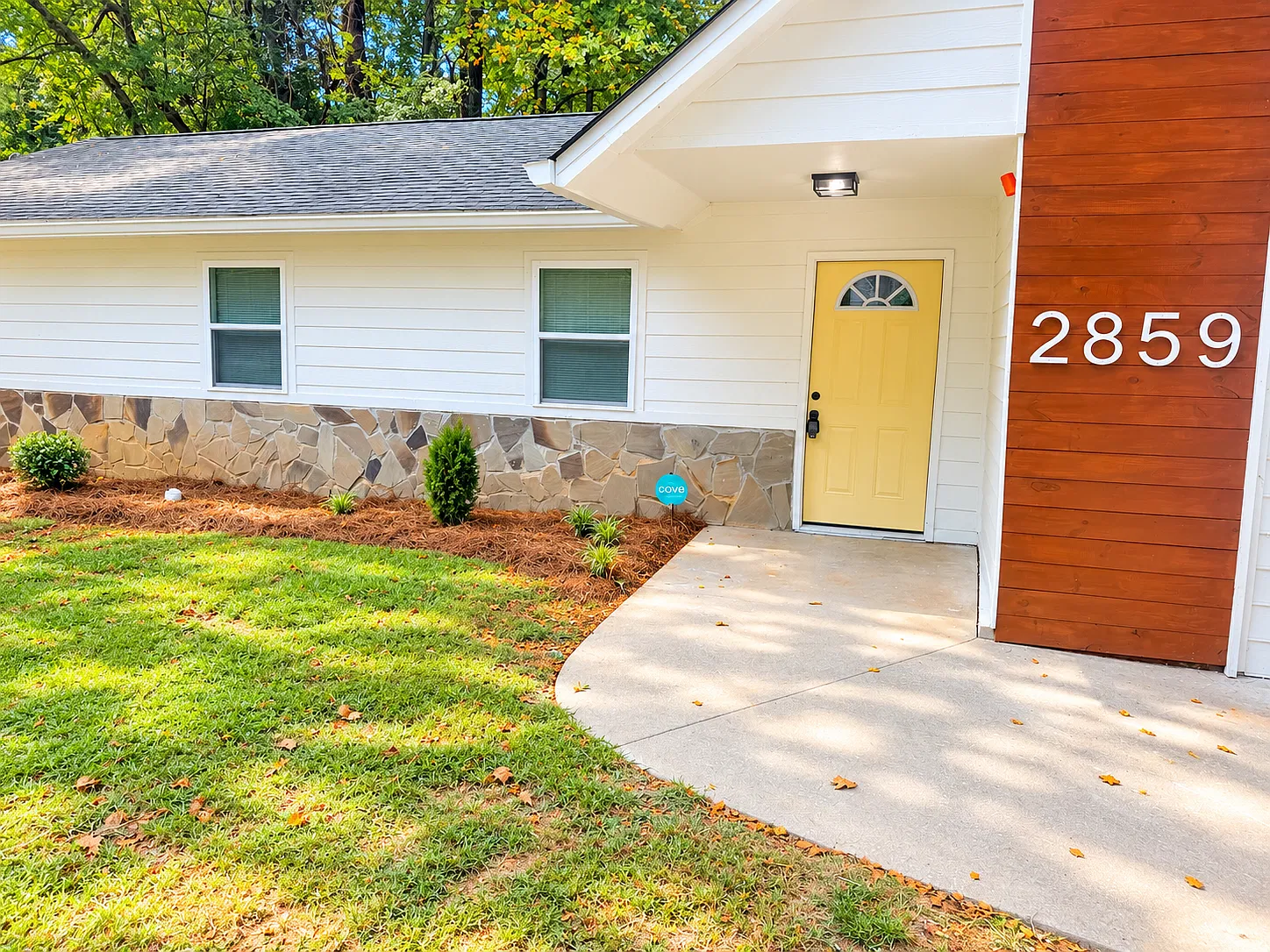4 bed, 2.0 bath, 1400 sqft, $1,850 — Photo 2
