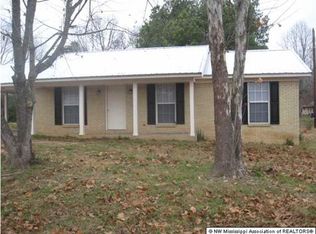 170 Shadowlane Dr, Holly Springs, MS 38635