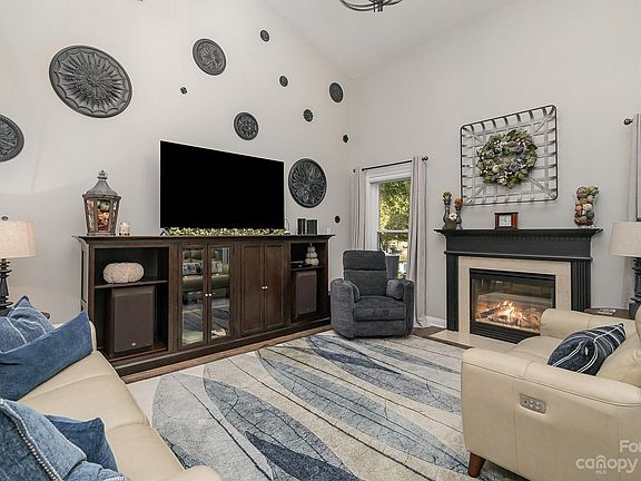 4th image of 4061 Kiser Cove Ln
