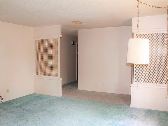 3rd image of 2604 Country Club Dr