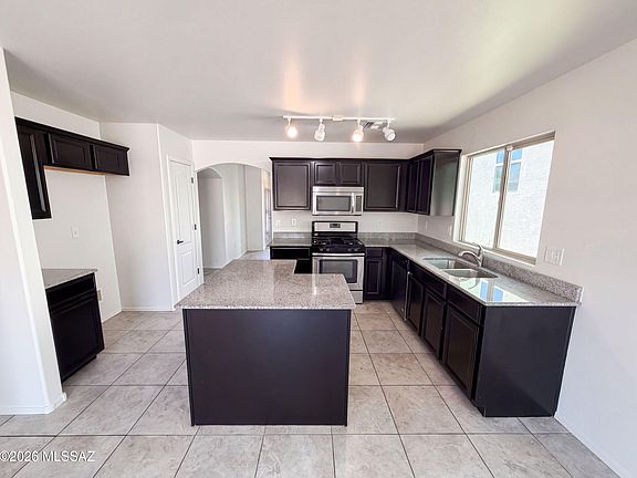 2nd image of 850 W Calle Arroyo Norte