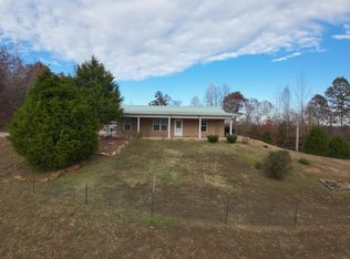 2750 Jeanette Holladay Rd, Parsons, TN 38363