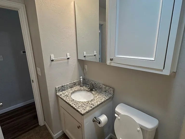 725 Peregrine Dr — Photo 8