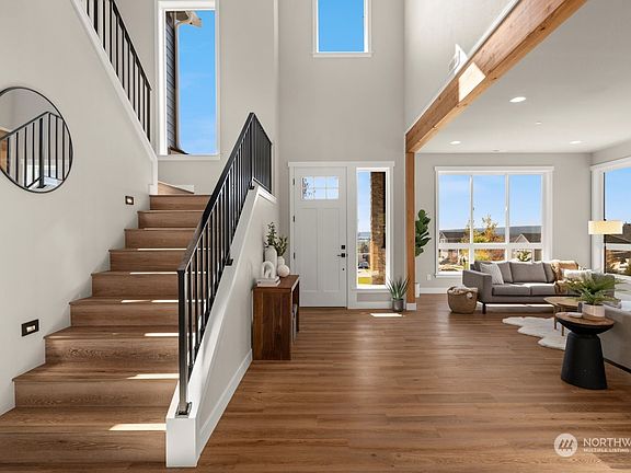 3rd image of 6134 42nd Street NE