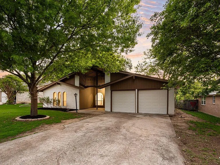 1614 Brent Ct — Photo 1