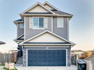 28 Panton Ct NW, Calgary, AB T3K 0X2