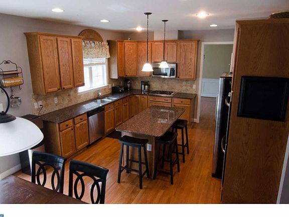 2nd image of 2941 Avebury Stone Cir