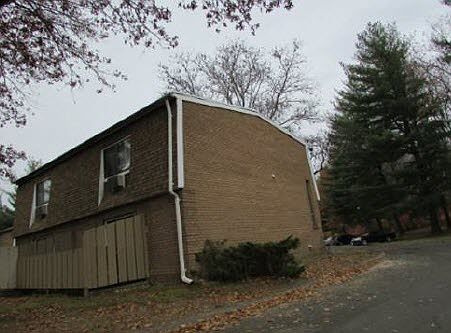 2nd image of 82 Sutton Pl