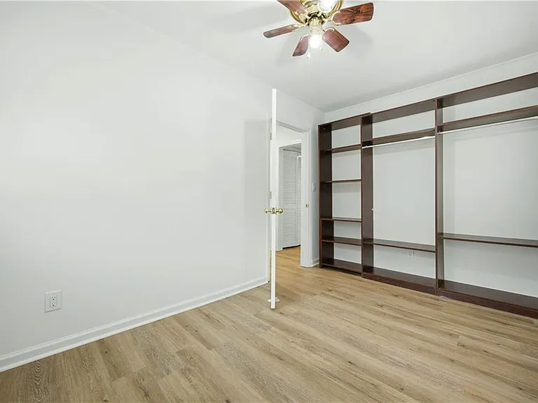 2220 Spring Mill Cv — Photo 35