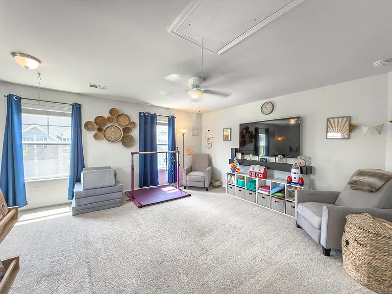 209 Yeamans Way — Photo 14