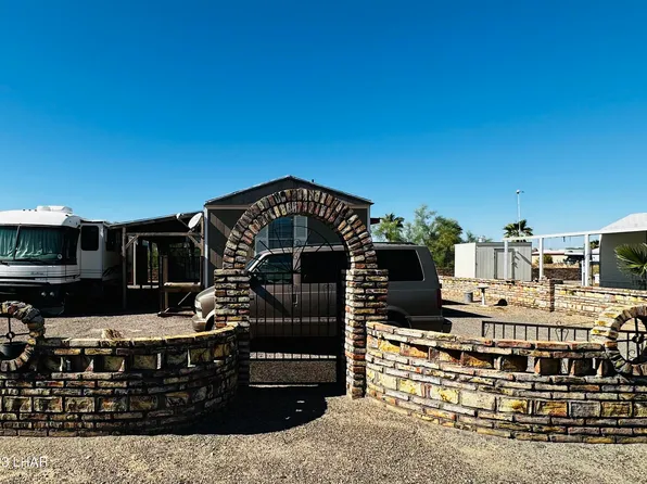 200 N Moon Mountain Ave #18, Quartzsite, AZ 85346