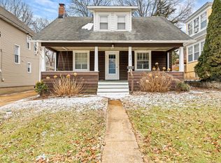 812 Tuxedo Blvd, Saint Louis, MO 63119