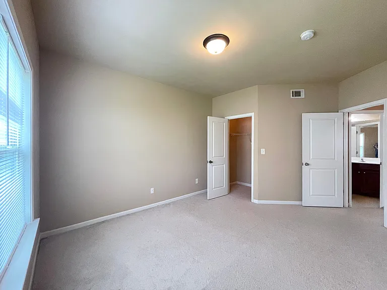 989 Parkside Wood Ct — Photo 19