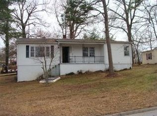 711 Rapp St, Thomasville, NC 27360